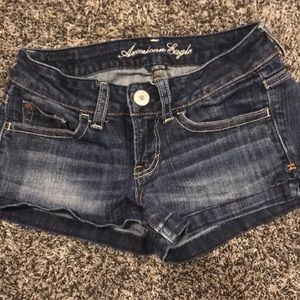 America in eagle low rise jean shorts
